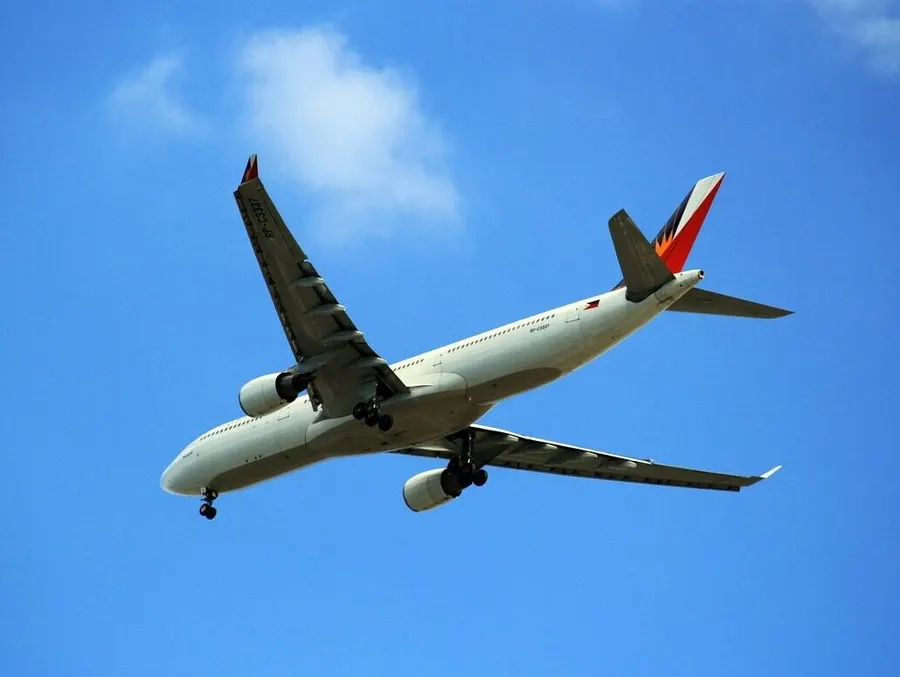 Aircraft approaching Guanacaste Airport in Liberia